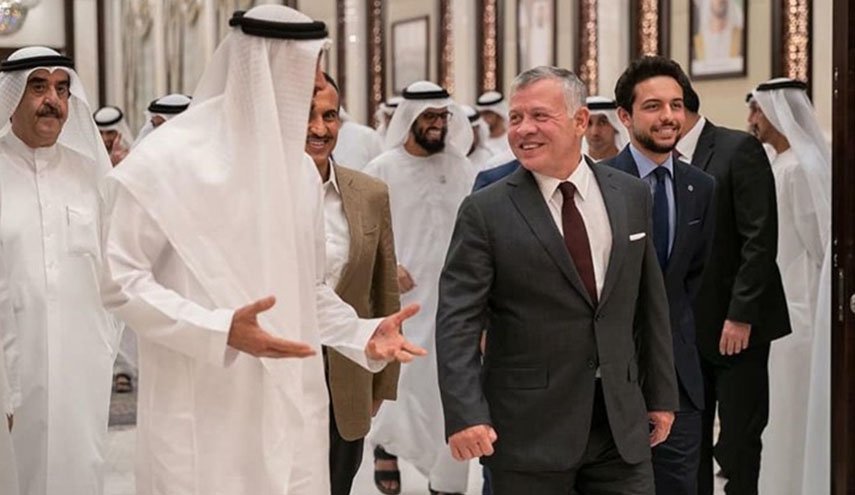 نجل صالح يظهر مع انفصالي يمني في أبوظبي!