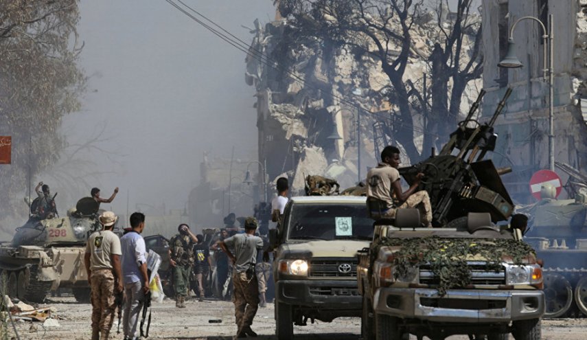 إصابة 18 شخصا في تفجير سياريتن ملغومتين بدرنة الليبية