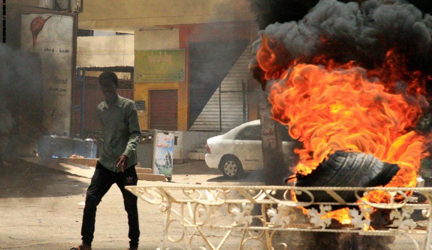 قطع خدمات الإنترنت في أعقاب قمع دموي للاحتجاجات بالسودان