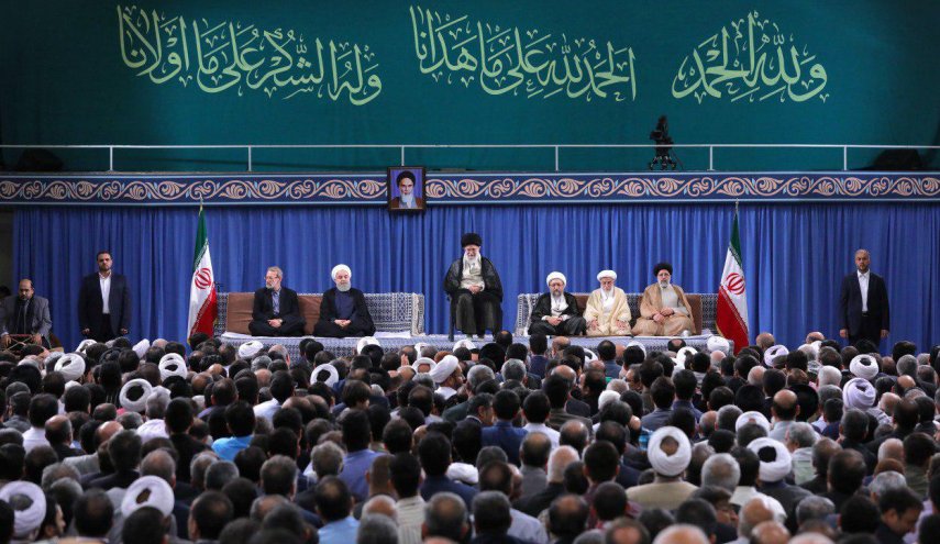 جمعی از مسئولان، مردم و سفرای کشورهای اسلامی با رهبر معظم انقلاب دیدار کردند