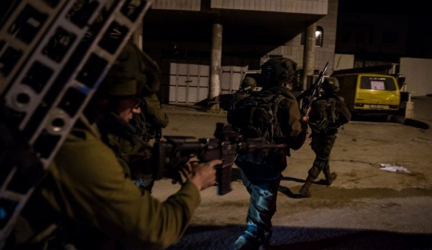 اصابة عنصران من الأمن الوقائي الفلسطيني في اشتباك مسلح مع الاحتلال