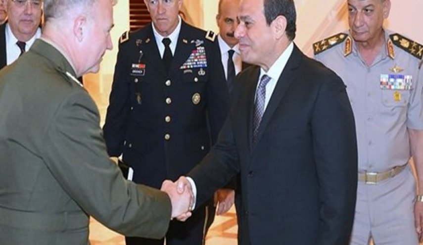 دیدار فرمانده تروریست‌های «سنتکام» با السیسی
