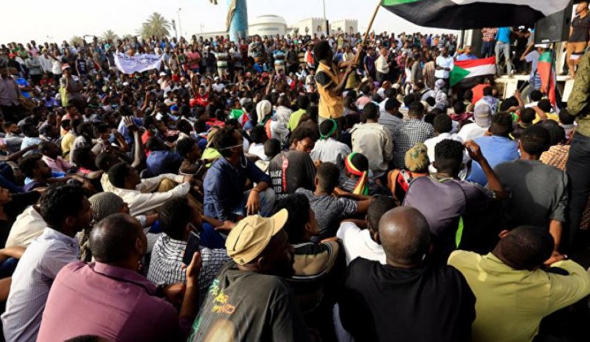  القوى السودانية تطالب بانتقال الحكم إلى سلطة مدنية انتقالية
