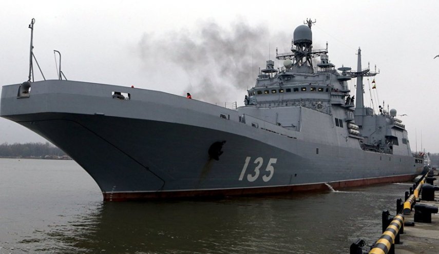 سوريا: سفن إنزال روسية تتجه نحو ميناء طرطوس.. هذا ما تحمله؟