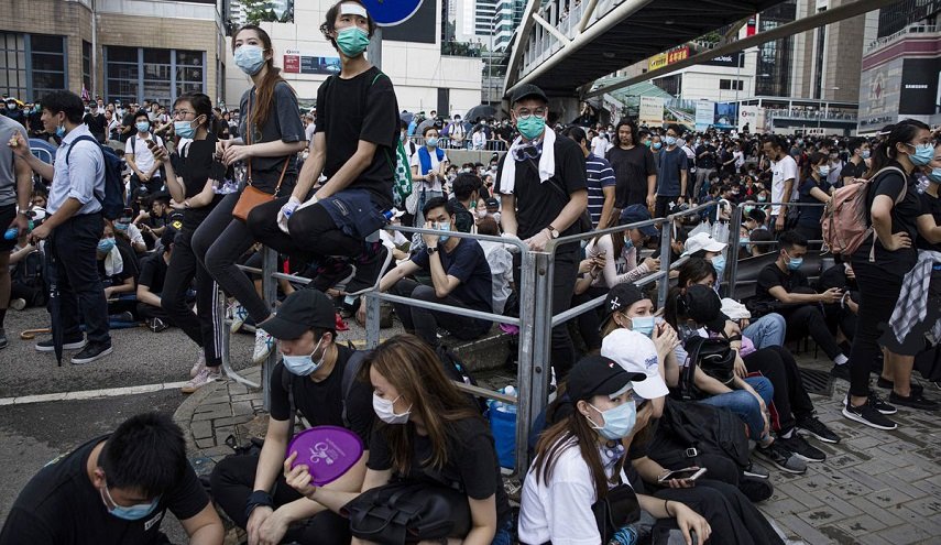 المحتجون يتعهدون باستمرار التظاهر في هونغ كونغ
