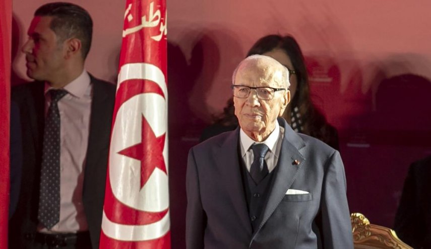 رئیس جمهور تونس با وزیر دفاع این کشور تلفنی  صحبت کرد