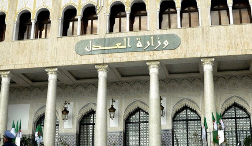 العدل الجزائرية تطلب رفع الحصانة عن أمين عام التحرير الوطني