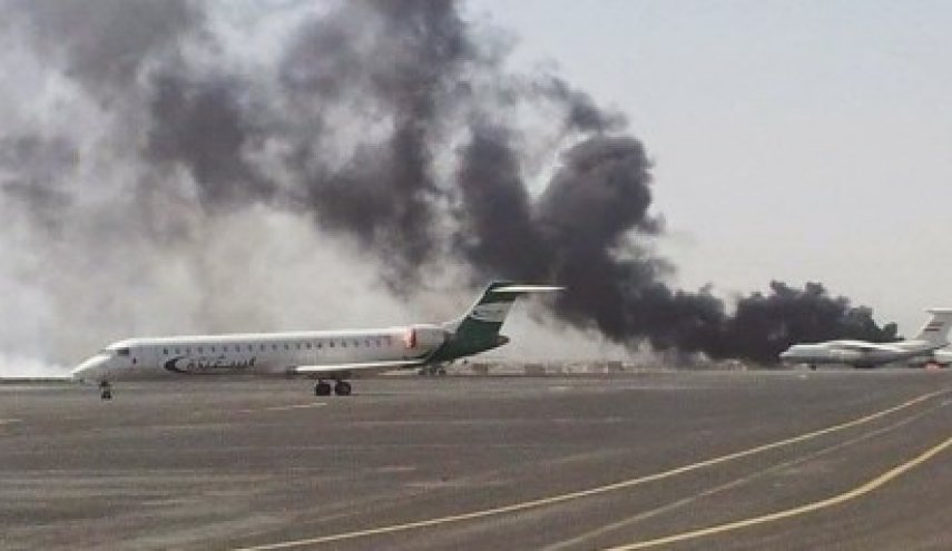اليمن يقصف مطار 