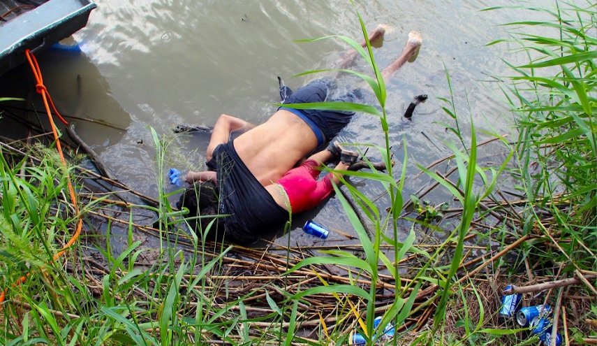 صورة المهاجر السلفادوري 'جعلتني أبكي'..