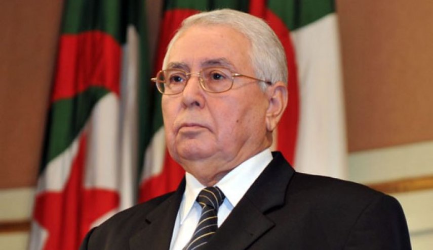 الرئيس الجزائري المؤقت: الجيش لن يشارك بالحوار الوطني