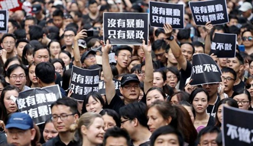 هونغ كونغ تلغي مشروع قانون لتسليم المشتبه بهم للصين بعد احتجاجات واسعة