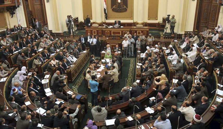 البرلمان المصري يقر تمديد حالة الطوارئ لثلاثة أشهر