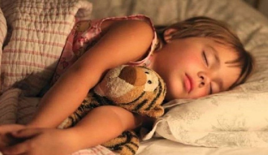 تحذير..الأطفال يستنشقون مواد كيميائية مرتبطة بالسرطان من فراش النوم!