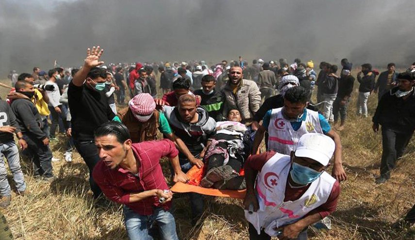اصابة عشرة فلسطينيين في مسيرات العودة جنوب غزة 