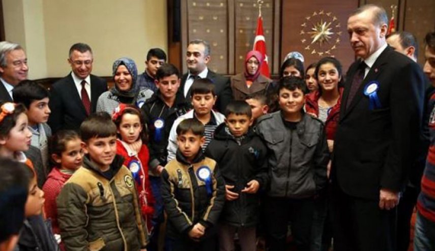 هل انتهى شهر عسل اللّاجئين السوريين في تركيا؟
