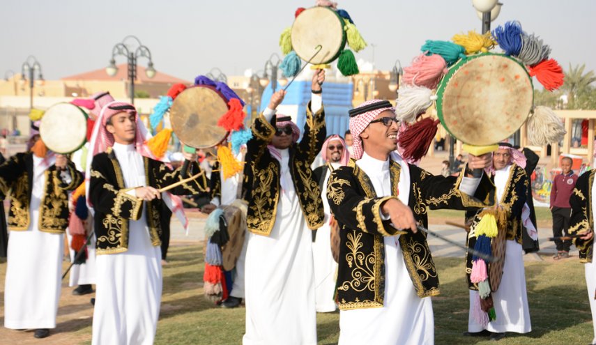 السعودية تنظم فعالية 'رقص' بمشاركة الرجال والنساء