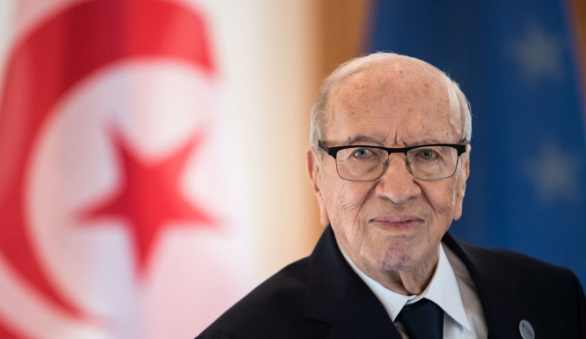 وزير الدفاع التونسي يكشف تفاصيل مؤثرة لآخر لقاء له مع السبسي 