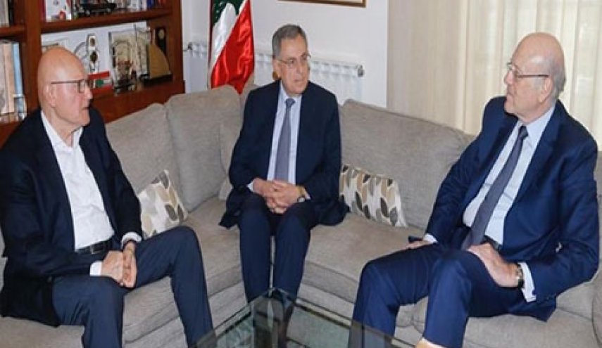 ما خلفيات تحرك رؤساء الوزراء اللبنانيين السابقين؟