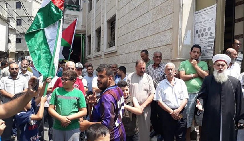 الآلاف يشاركون في جمعة الغضب الثالثة بالمخيمات الفلسطينية في لبنان