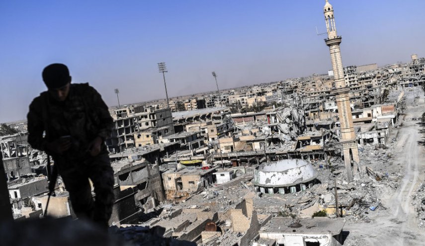 بمباركة ’قسد’.. اكبر مجرمي 'داعش' رجل إنشاءات بالرقة!