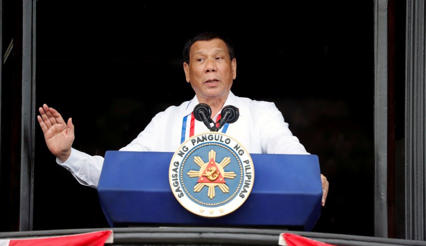 الرئيس الفلبيني: لن نسمح بنشر صواريخ أمريكية على أراضينا

