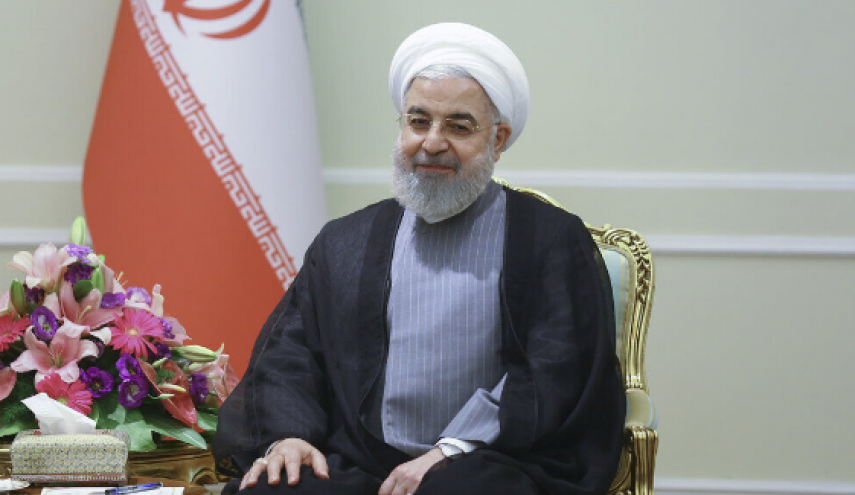روحاني يهنئ رؤساء دول العالم الإسلامي بحلول عيد الأضحی المبارك 