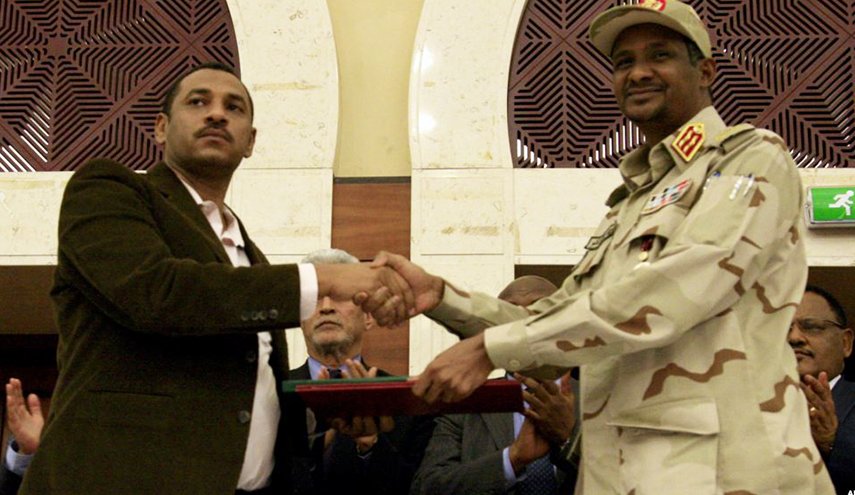 السودانيون يطوون صفحة الماضي بتوقيع وثيقة تقاسم السلطة