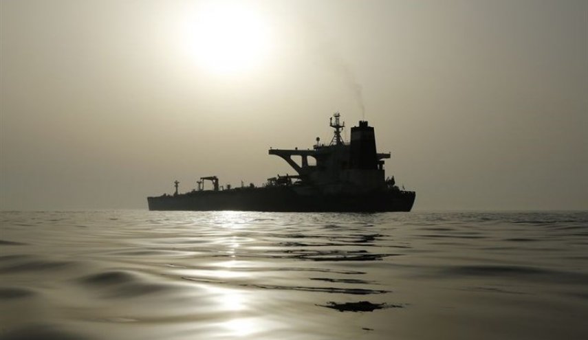 نفتکش ایرانی آدریان دریا به سمت ترکیه تغییر مسیر داد
