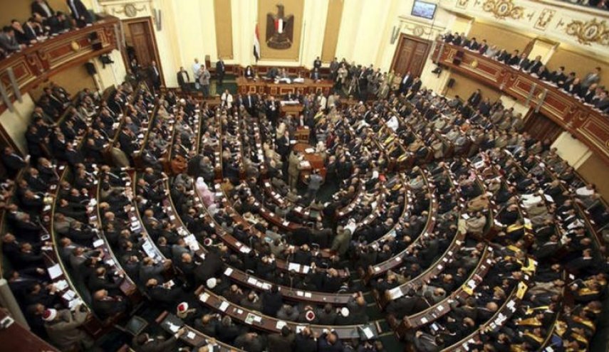 شرطي مع كل مأذون.. مقترح برلماني يثير جدلًا في مصر