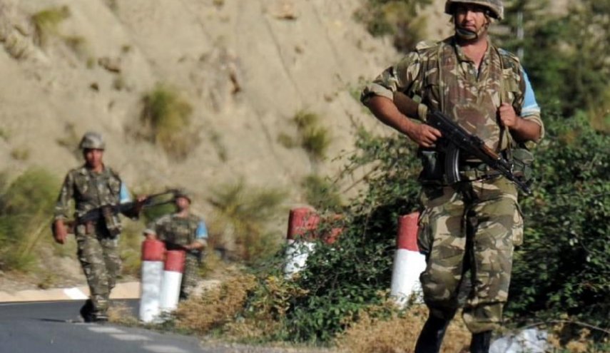 الجيش الجزائري يضبط مخبأ للإرهابيين و3 قنابل شمال شرقي البلاد
