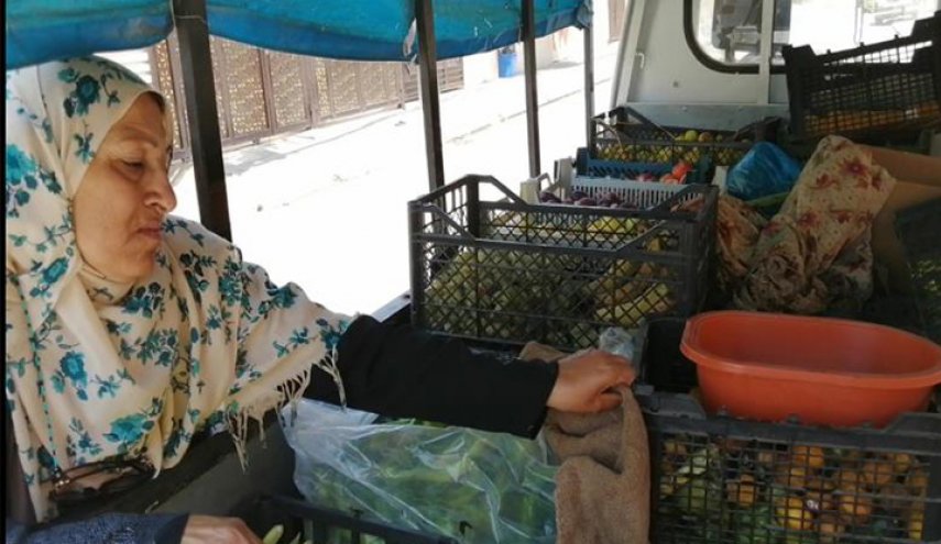رشحت لتكون المراة المثالية في العراق..بائعة متجولة