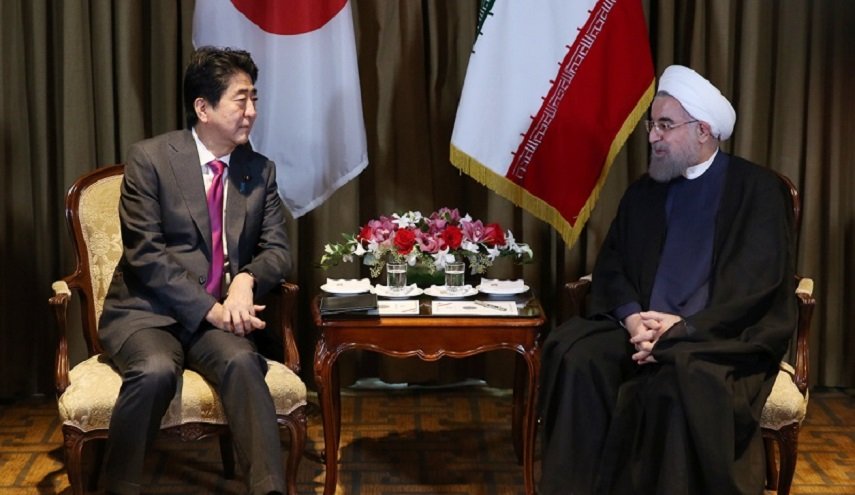 رئيس وزراء اليابان يرغب في لقاء الرئيس روحاني