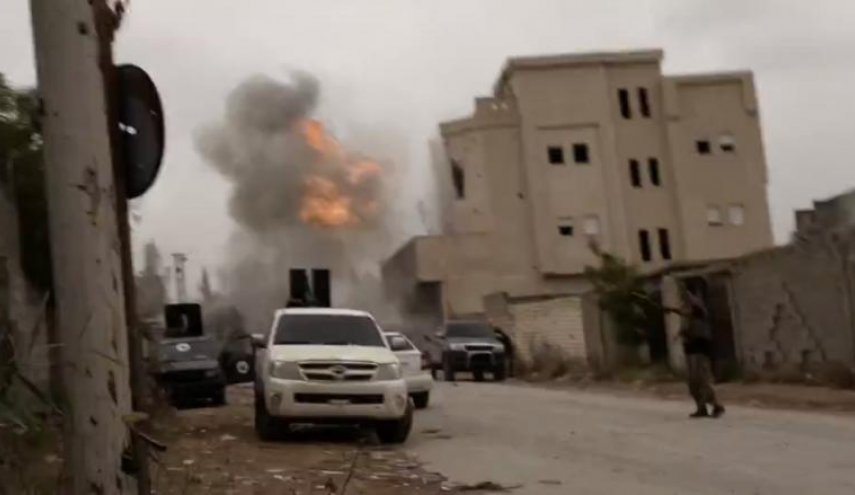 المجلس الرئاسي الليبي يدين قصف قوات حفتر لمطار معيتيقة
