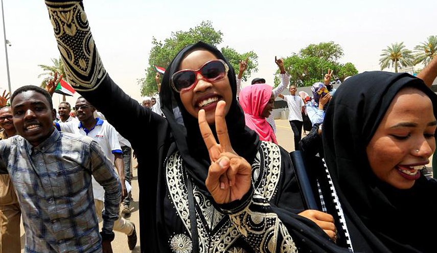 ثالث وزيرة خارجية عربية.. المرأة السودانية 