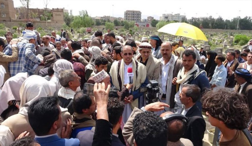 صنعاء تشيع جثمان الإعلامي الكبير 'أحمد الذهباني'