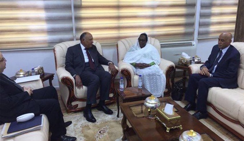 وزير الخارجية المصري: نتطلع إلى تعزيز العلاقات مع السودان