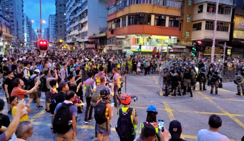 محتجو هونج كونج يخططون لاعتصامات في مراكز التسوق
