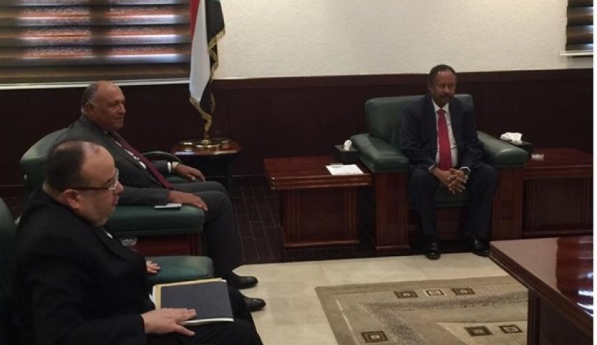 السودان... حمدوك يصل إلى القاهرة ويلتقي الرئيس المصري