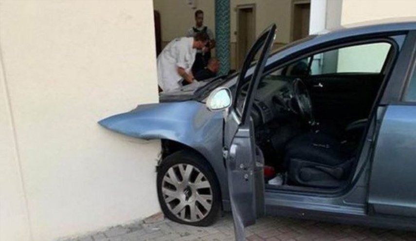 فرنسا .. توقيف رجل حاول اقتحام مسجد بسيارته