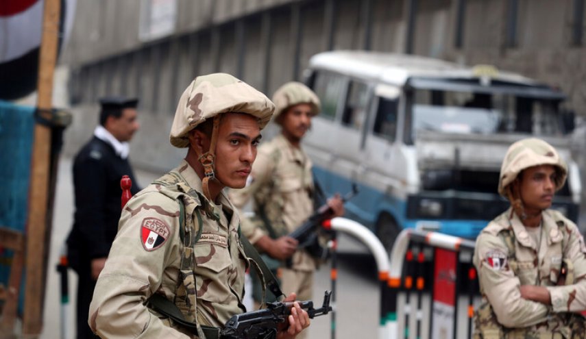 مصر: مقتل وإصابة 10 من العسكريين في هجوم بسيناء