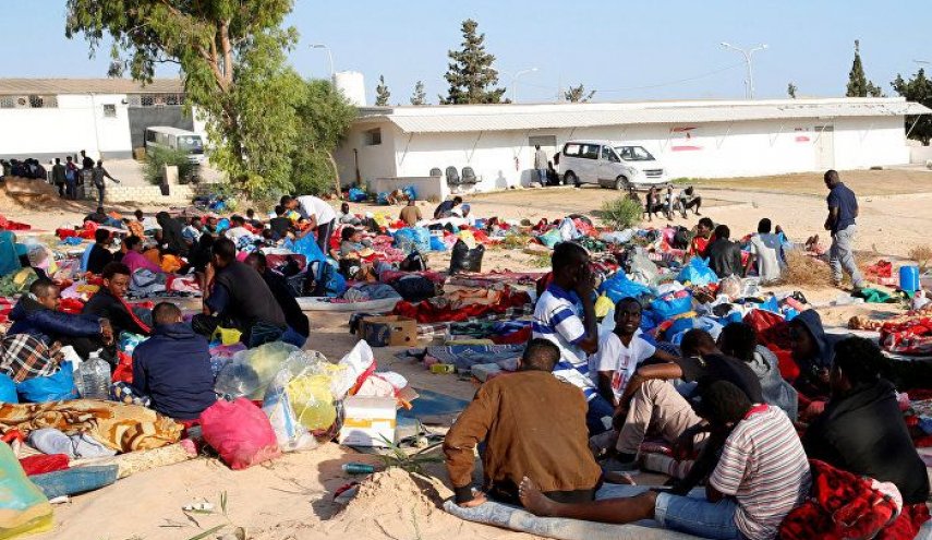  مفوضية اللاجئين تبدأ بإجلاء عشرات المهاجرين من ليبيا الى رواندا