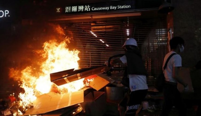 خشونت‌های بی سابقه در هنگ کنگ؛ مترو تعطیل شد
