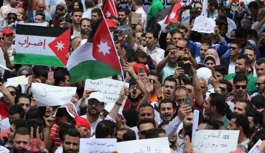 الأردن.. هل ستتفق نقابة المعلمين مع الحكومة لإنهاء الإضراب؟  