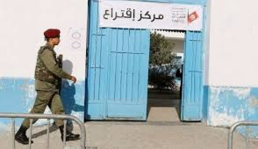 إطلاق نار عن طريق الخطأ في أحد مراكز الاقتراع التونسية!
