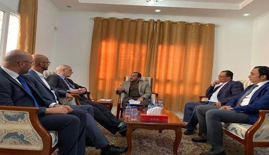 سخنگوی انصارالله در دیدار با سفیر انگلیس در یمن: ائتلاف سعودی پاسخ عملی به طرح آتش بس نداده است