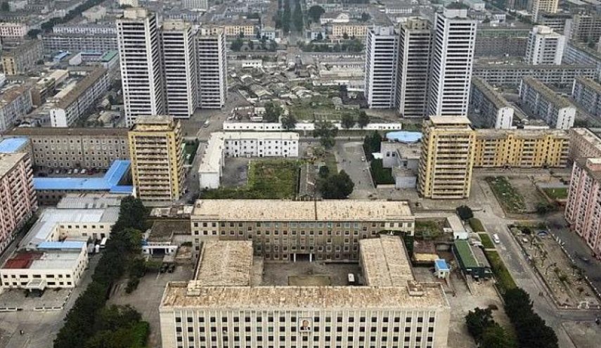 اغلاق نوافذ جيران المدينة المحرمة في كوريا الشمالية.. والسبب!