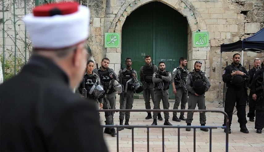 الاحتلال يفرج عن محافظ القدس وأمين سر فتح بكفالة باهظة