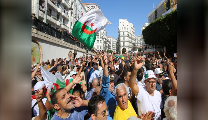 تجدّد التظاهرات في الجزائر رفضًا لقانون المحروقات
