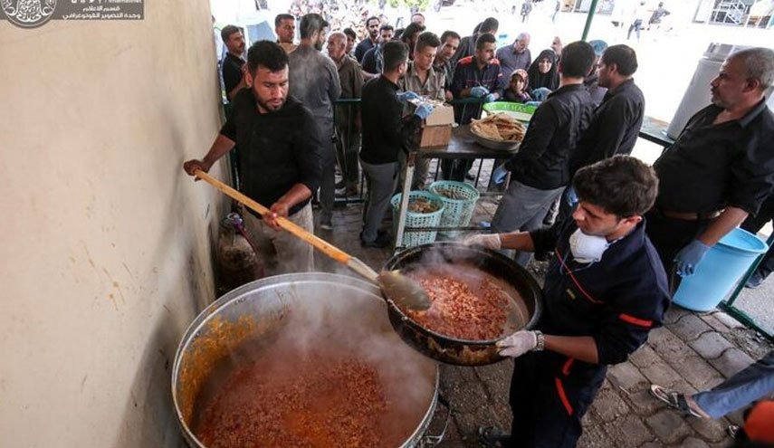 توزیع روزانه ۷۵۰ هزار غذای نظری میان زائران اربعین از سوی آستان قدس علوی