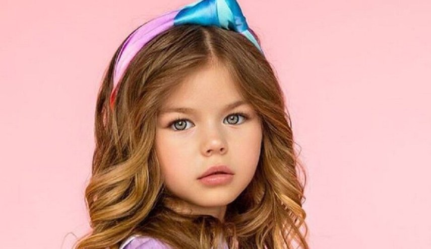 بالصور.. هذه هي أجمل طفلة في العالم على الإنترنت